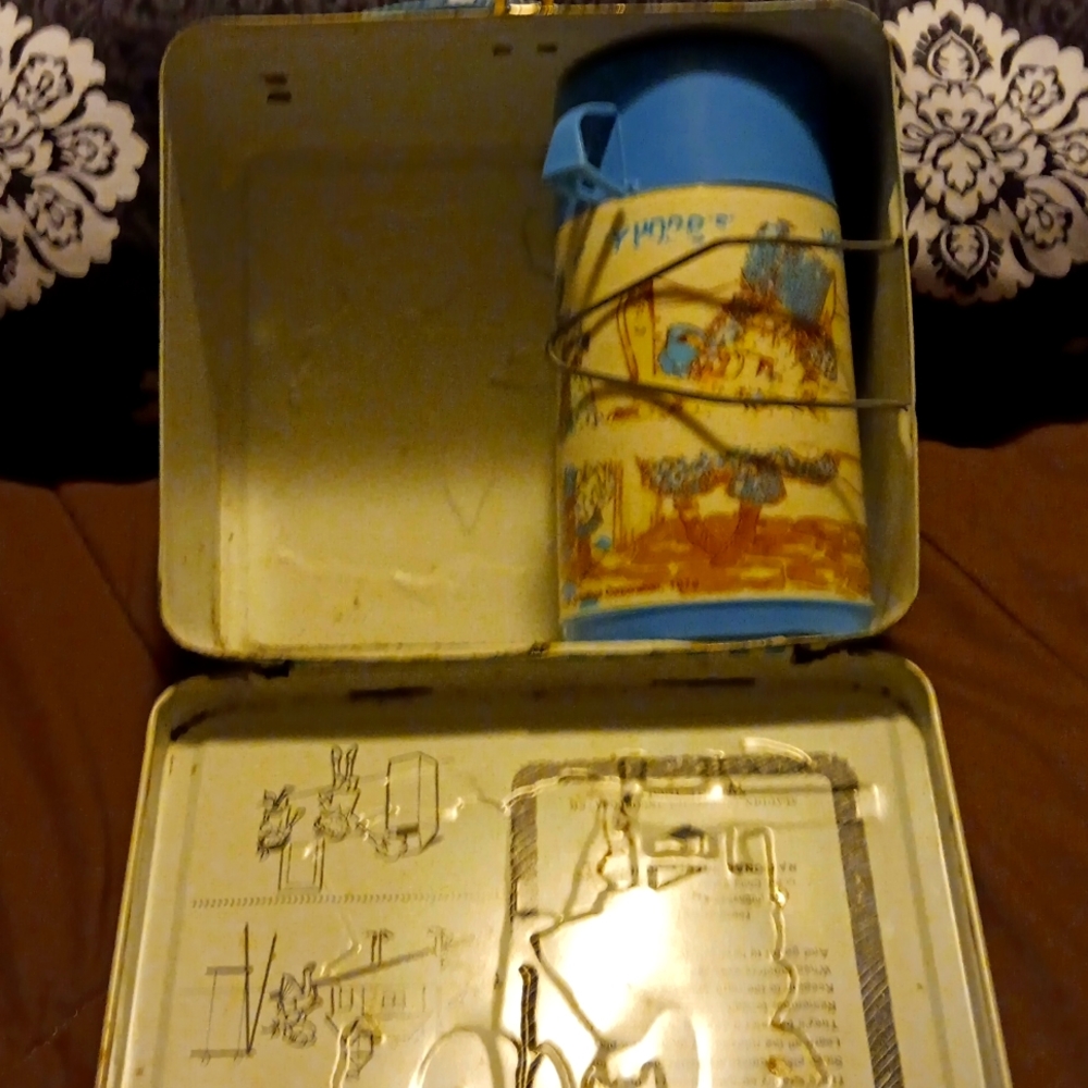 Holly hobby  lunch box an thermis.